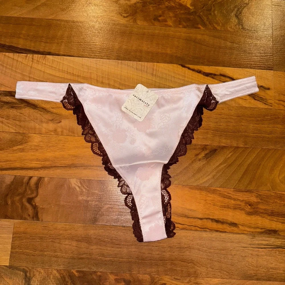 Intimately Free People Thong Panty L Mauve‎ Chai Chocolate Lace Floral NWT lace